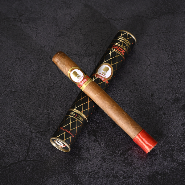 John Aylesbury Signature - Churchill